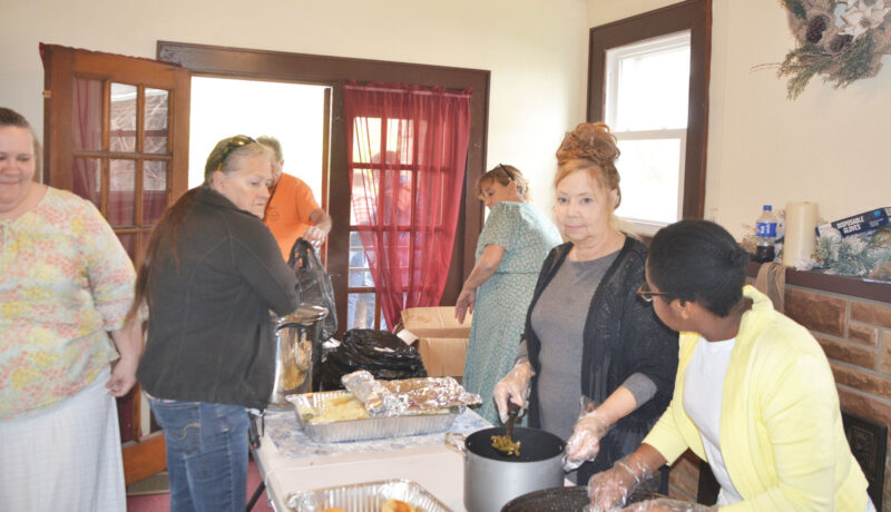 Hope Mission gives out free Easter meal